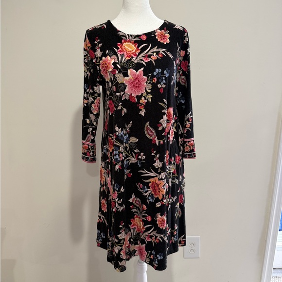 LOFT Dresses & Skirts - LOFT floral swing dress size S
